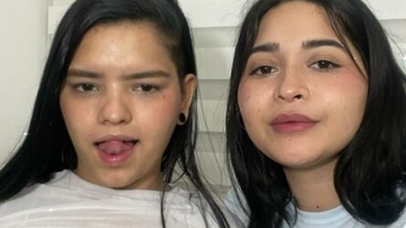 CarolinaAndSofia's live cam